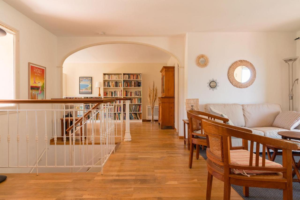 Villa Vue Mer Presqu'Ile De Giens Avec Piscine อิแยร์ ภายนอก รูปภาพ